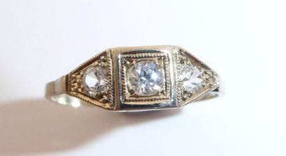 BAGUE en or blanc 18K 750°/°° début XXème,...