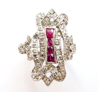 BAGUE en or blanc 18k (750°/°°) sertie de...