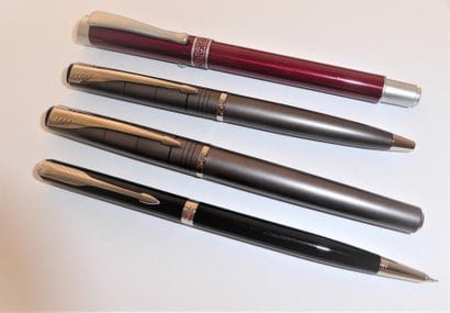 LOT de 4 STYLOS: critérium Parker, stylo...