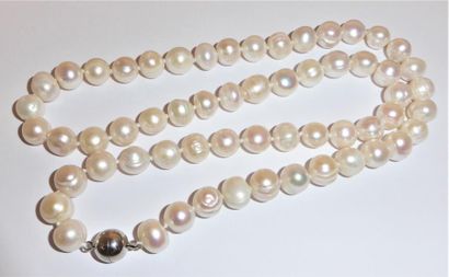 COLLIER CHOCKER de perles d’eau douces et...