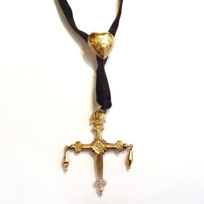 CROIX régionale et son passant en or jaune...