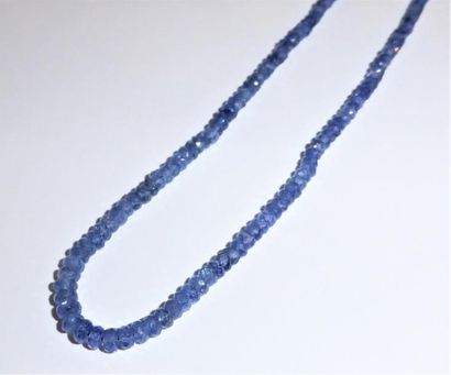 COLLIER en perle de tanzanite facetté en...