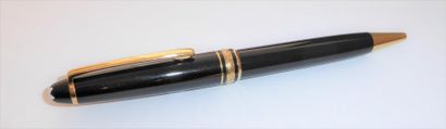 STYLO bille MONTBLANC MEISTERSTUCK noir.