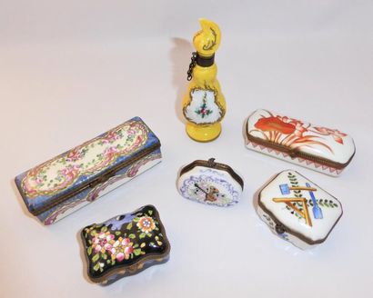 LOT DE 6 BOITES DE PORCELAINE fine de Paris...