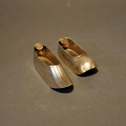 Deux cendriers en argent 925°/°°en forme...