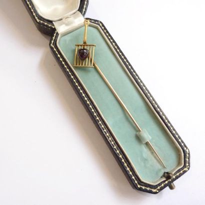 EPINGLE de cravate en or jaune 18k (750°/°°)...