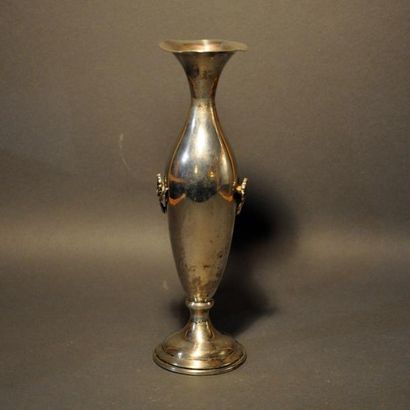 Vase soliflore en argent 800°/°°. Travail...