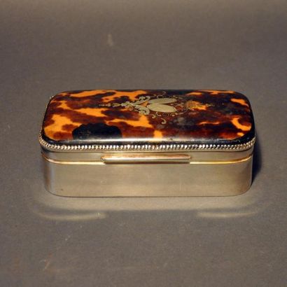 Boîte rectangulaire en métal argenté, le...