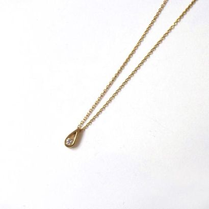 PENDENTIF en or jaune 18k (750°/°°) en forme...