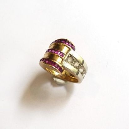 BAGUE Tank en or jaune et or blanc (750°/°°)...
