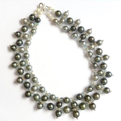 COLLIER collerette de perles de Tahiti intercalées...