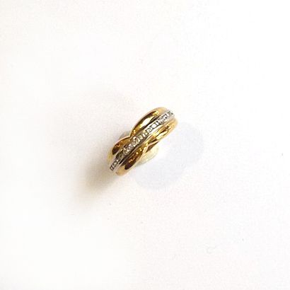 BAGUE en or jaune et or blanc 18k (750°/°°)...