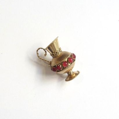 PENDENTIF en or jaune 18ct (750°/°°) représentant...