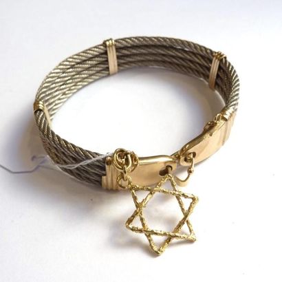 99 BIS. BRACELETcâble quatre brins, en or...