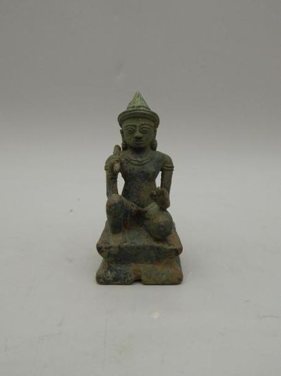 Statuette en bronze représentant un adorant...