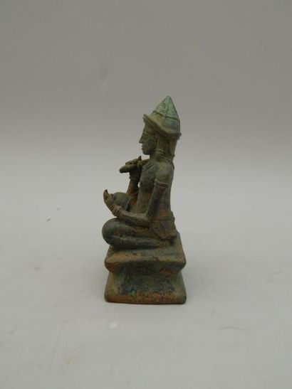 Statuette en bronze représentant un adorant...