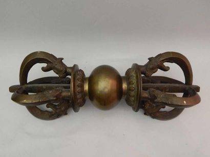 Vajra en bronze doré. Début du XXe siècle....