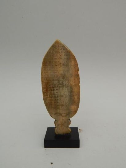 Calendrier Batak en os sculpté. 

Indonésie...