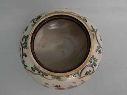 Brûle-parfum tripode en porcelaine « Satsuma »...