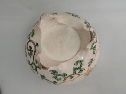 Brûle-parfum tripode en porcelaine « Satsuma »...