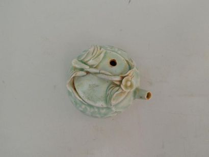 Compte-goutte en grès porcelaineux, l’anse...