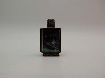 Tabatière rectangulaire en laque burgautée...