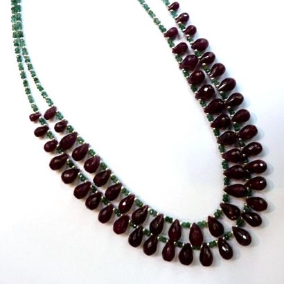 COLLIER composé de 2 rangs alternant rubis...