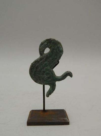 Ornement en bronze en forme de rapace. L :...