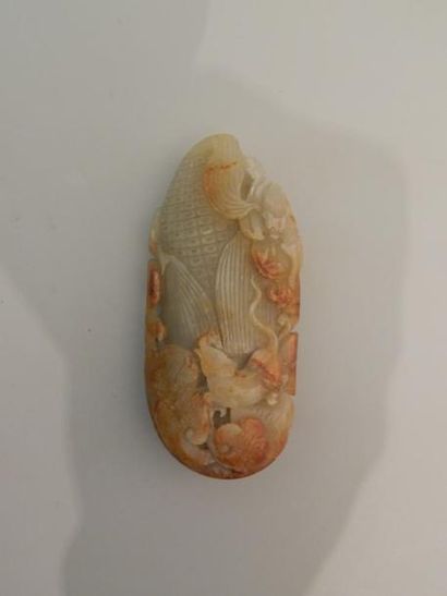 Jade sculpté en forme de maïs et une mangouste...