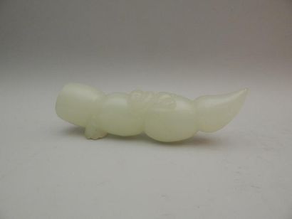 Jade blanc sculpté orné d’un enfant et d’une...