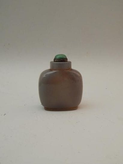 Flacon tabatière en agate. H : 7 cm