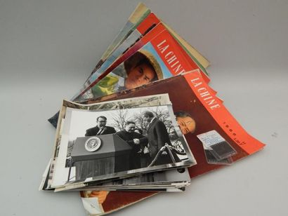 Lot comprenant deux diaporamas, trente photos...