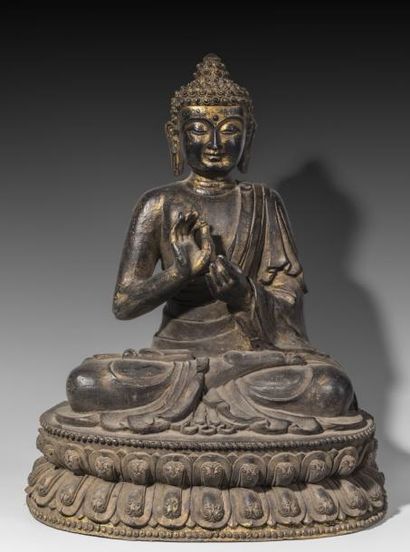 Statue en bronze de Bouddha assis dans la...