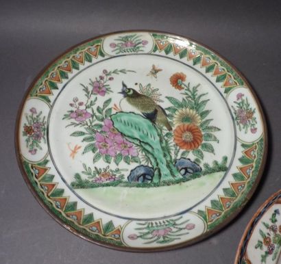 Lot de quatre assiettes émaillées.