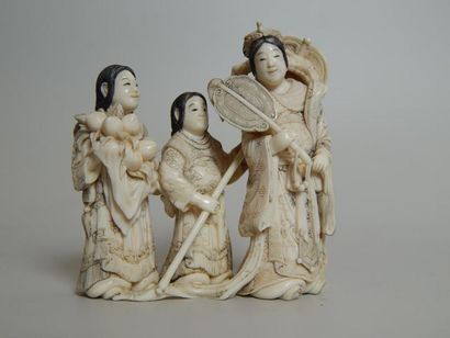 Ivoire sculpté représentant une princesse...