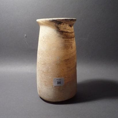 Vase en albâtre veiné. Nouvel Empire ou basse...
