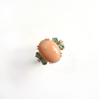 BAGUE en or rose 18k (750/°°), ornée d'un...