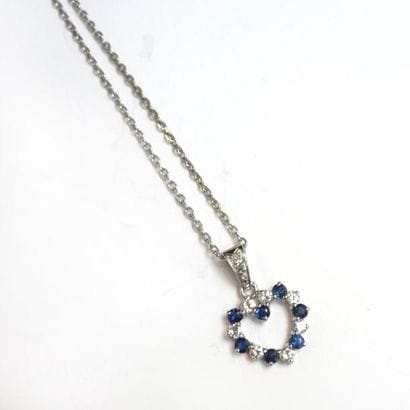 CHAINE ET PENDENTIF en or blanc 18K (750°/°°),...