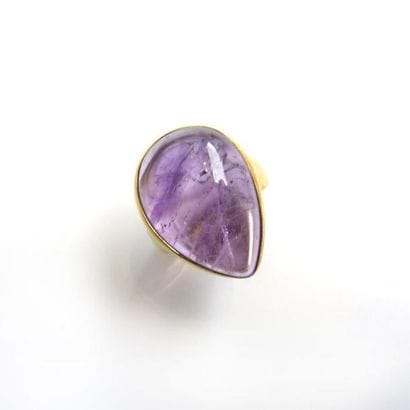 BAGUE en vermeil (925/°°) ornée d'une améthyste...