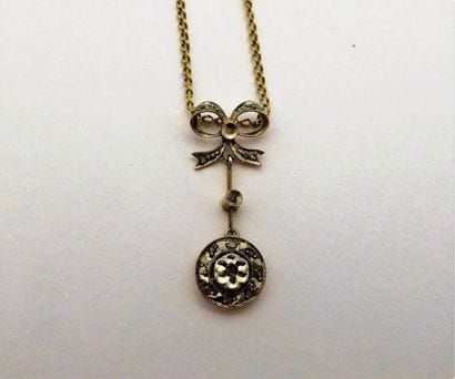 Ancien PENDENTIF en or jaune et blanc 18K...