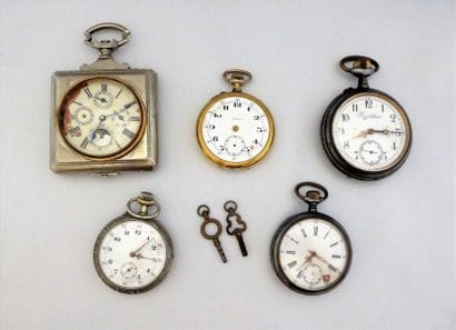 LOT DE 5 MONTRES à gousset en métal , composé...