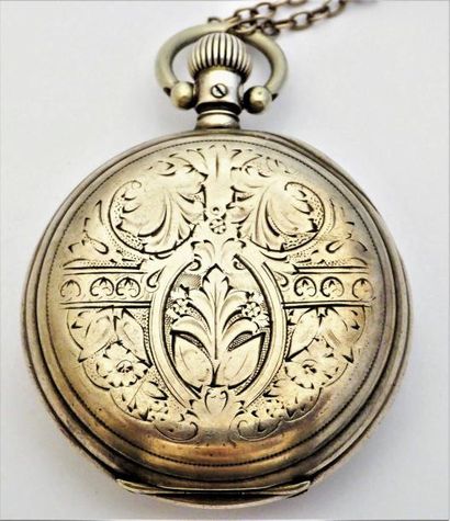 MONTRE A GOUSSET savonnette signée Longines...