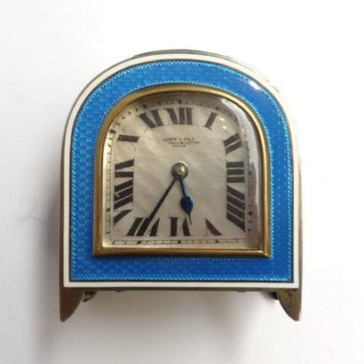 26 bis. LEROY ET CIE. PENDULETTE de bureau...