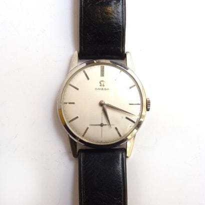 OMEGA. MONTRE d'homme en acier. Mouvement...