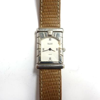 VAN CLEEF & ARPELS. MONTRE de dame en acier,...