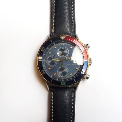 HAMILTON. Chronographe en acier. Boîtier...