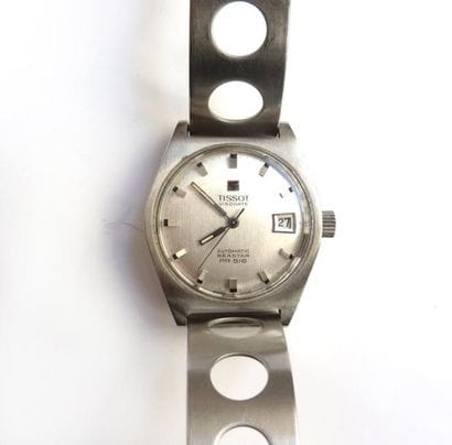 TISSOT VISIODATE. MONTRE en acier, mouvement...