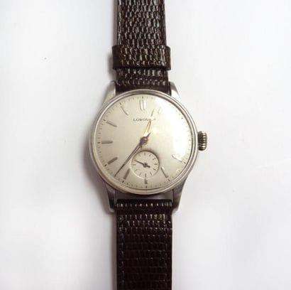LONGINES. MONTRE d'homme en acier. Verre...