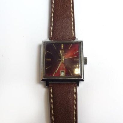 TISSOT, modèle SEASTAR VISIODATE. MONTRE...