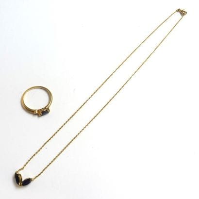 PARURE en or jaune 18K (750°/°°) composée...